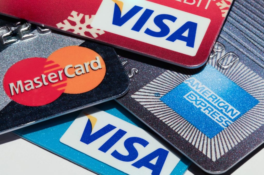 Carry your credit and debit cards when travelling to Dubai