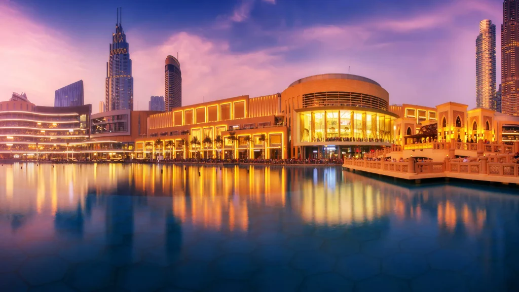 Dubai Mall, Best Ways to Experience Dubai’s Luxury on a Budget