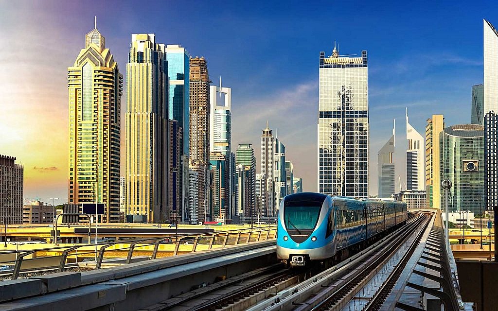 Dubai Metro ,Best Ways to Experience Dubai’s Luxury on a Budget