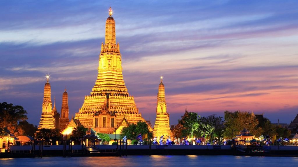 Wat Arun (Temple of Dawn)