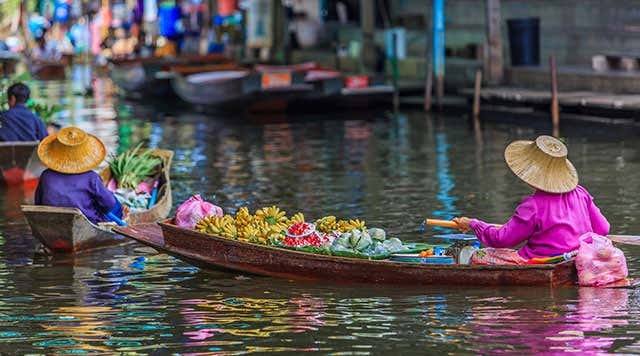 Damnoen Saduak Floating Market