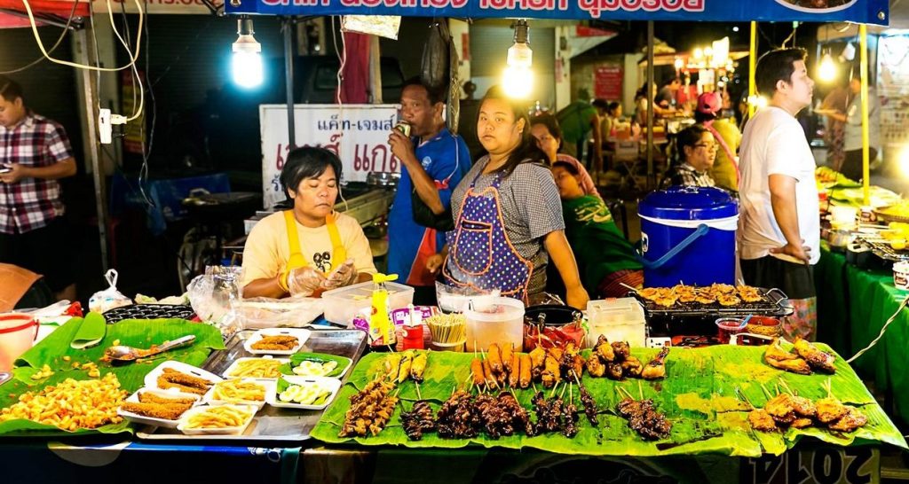 Saturday Wua Lai Walking Street chaing mai's best street food market