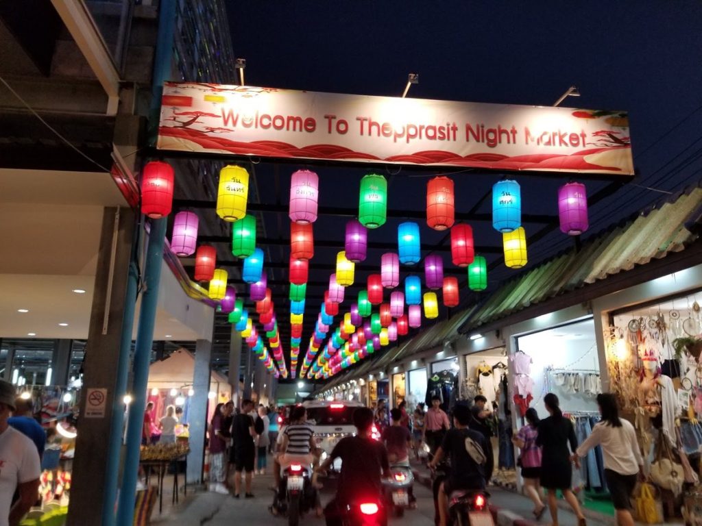 Thepprasit Night Market, Pattaya