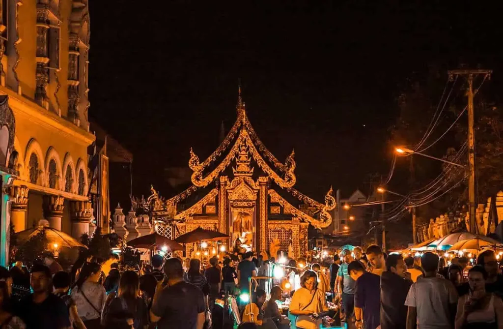 sunday walking market chiang mai