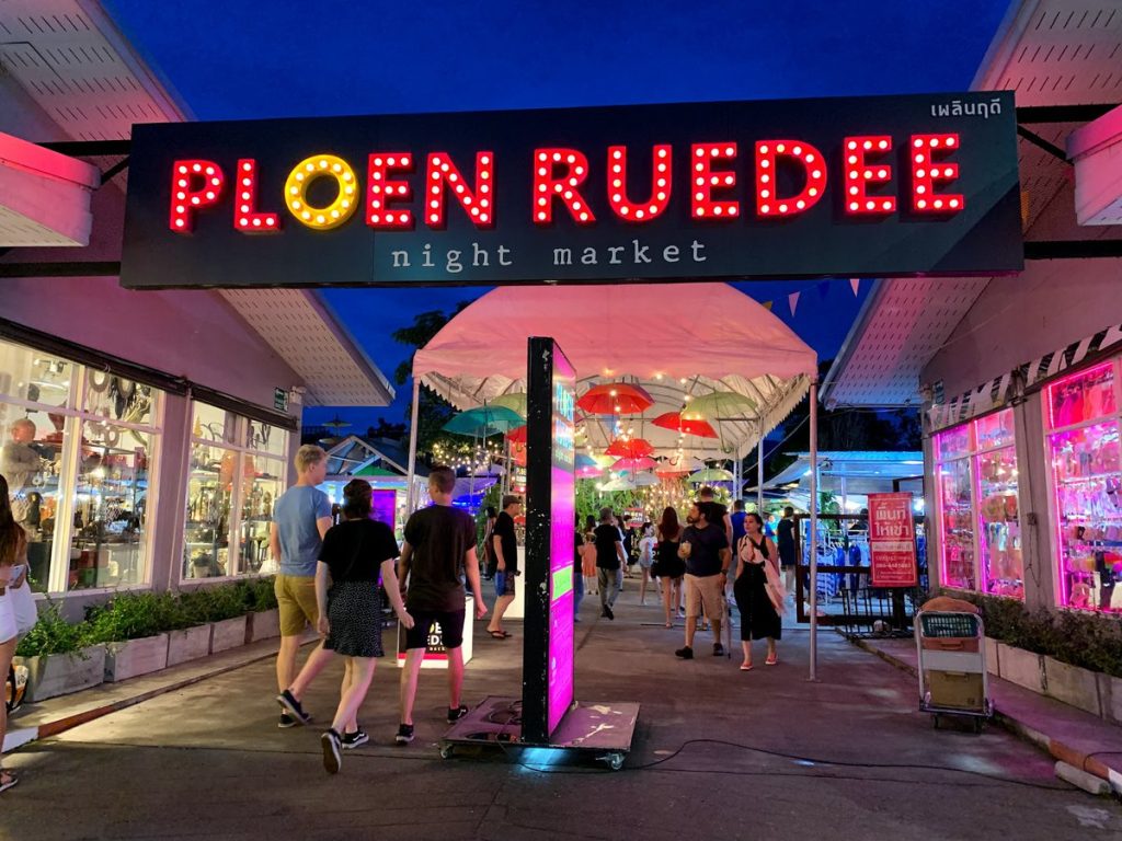 polen ruedee night marke chiang mai