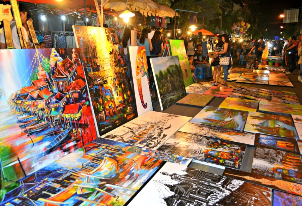 sunday walking market chiang mai