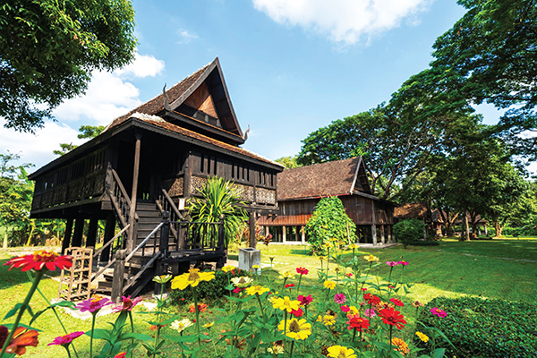 Living Traditions with Local Communities in chiang mai