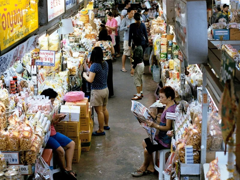 warorot market chiang mai