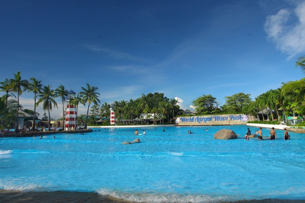 Water World - The Guinness World Record Wave Pool