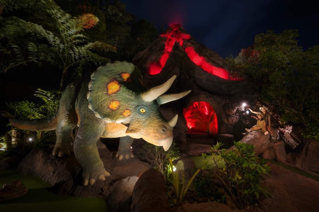 What is Dino Park Phuket Mini Golf?