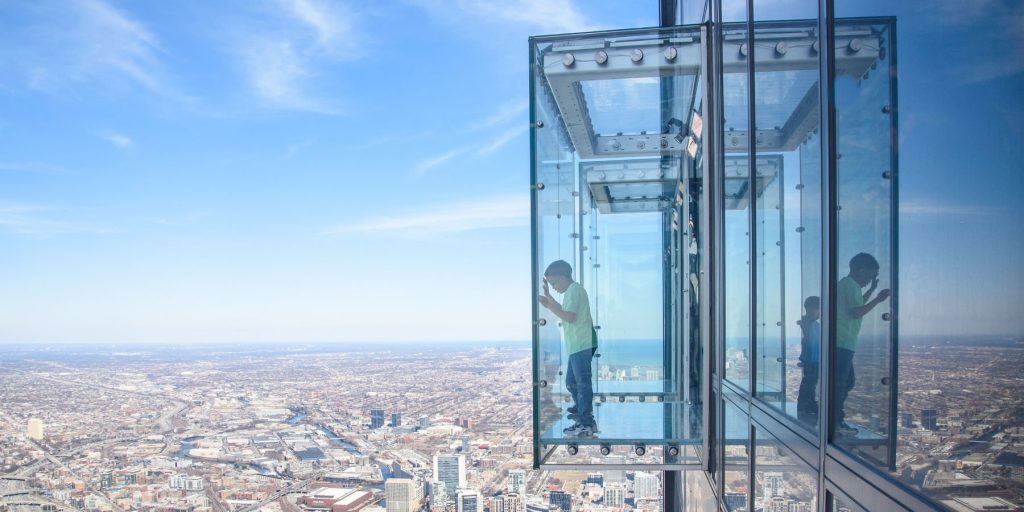 Skydeck Chicago and The Ledge