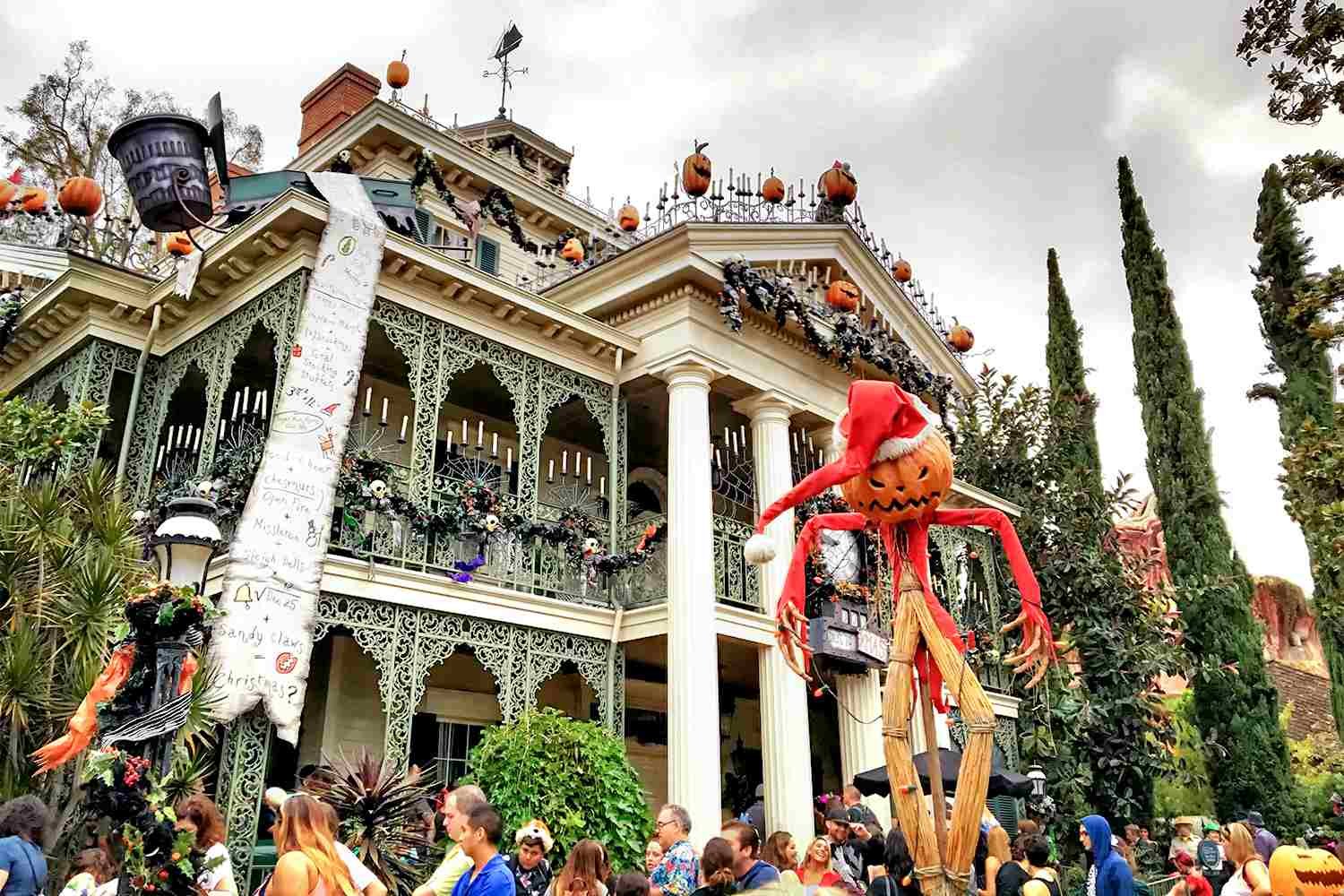 disneyland california haunted mansion