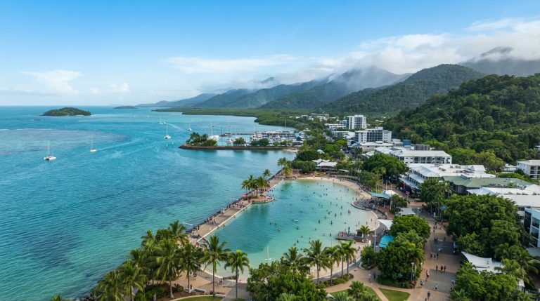 Cairns Travel Guide