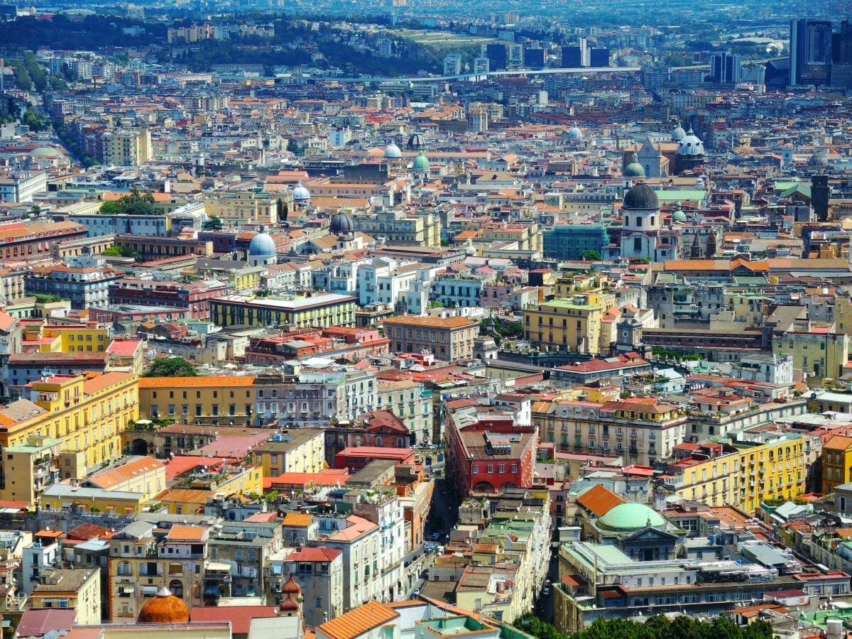 Spaccanapoli, Naples